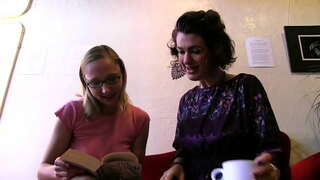 лесбо kurve jebu - hairy grm