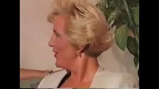 ���ู้ใหญ่ 50 ปี gangbang เธอเป็นหัวหน้าร้อนแรงเหมือนผู้หญิง