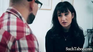 Батько шантажується і трахає свою підліткову дочку