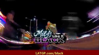 Vruće seksi MILF jaše na velikom crnom razdoblju čudovište 38