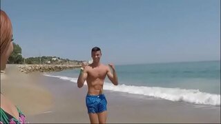 Mlada Kitty Lav voli zajebavati s dečkima u središtu zemlje!