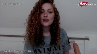 Hot duitse amateur, babe gebruik van&#039;n vet dildo om te rek haar stywe poesie en kreun hard totdat sy klaar